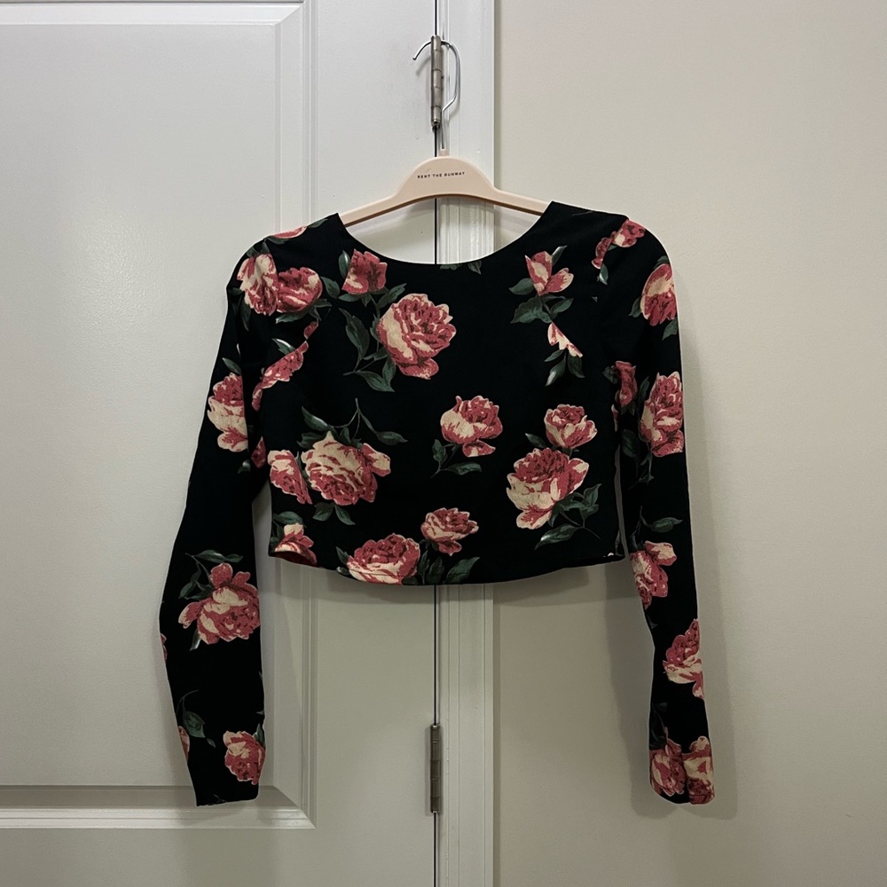 Love Sadie Black Floral Long Sleeve Crop Top Size Medium